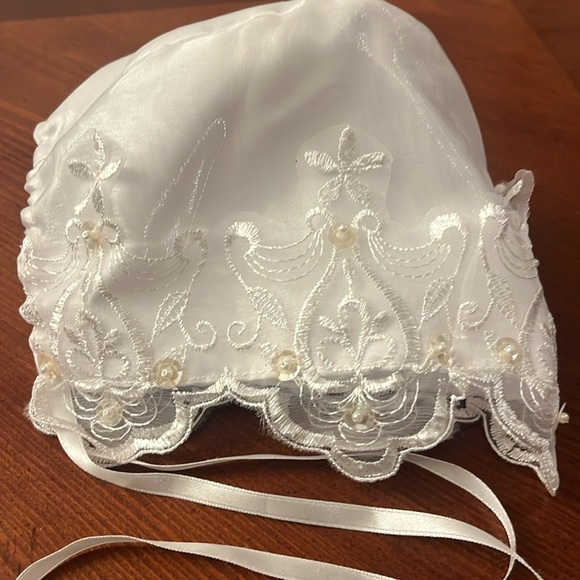 3/$20 Baby Sateen & Lace Bonnet White - Picture 3 of 6